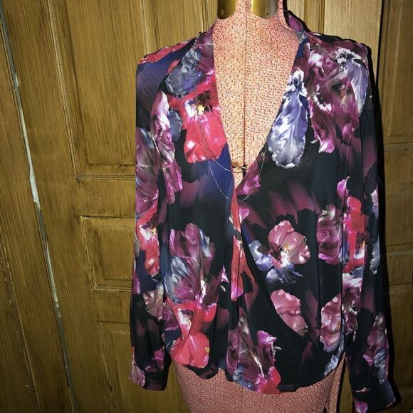 Jennifer Lopez Tops - Jennifer Lopez Shirt   